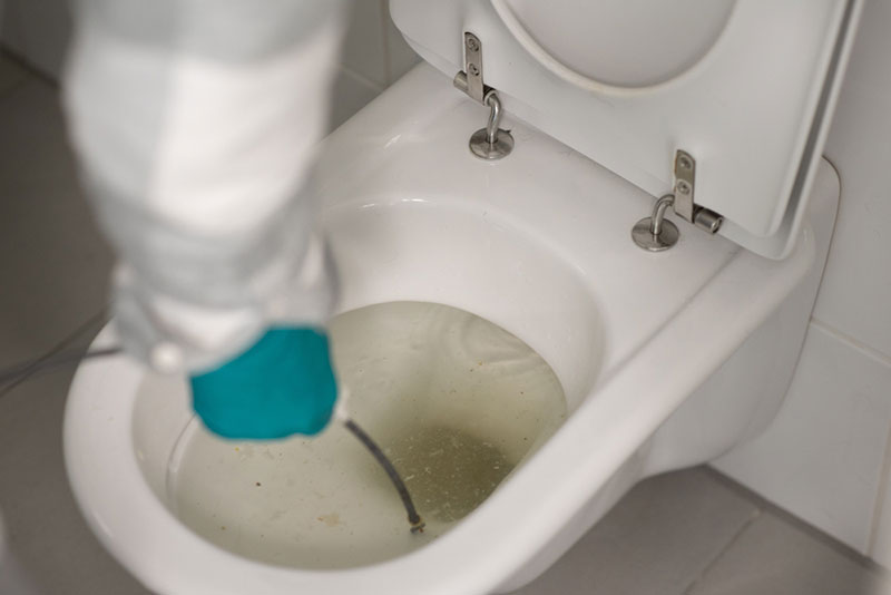 Une intervention de débouchage de WC
